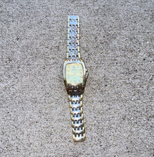 Наручные часы Avon Quartz Women’s Analog