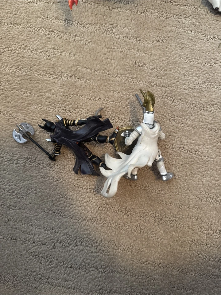 Lote de pares de figuras de caballero/caballo blanco unicornio dragón de las tinieblas y unicornio Papo 2007 Foto 3 de 4