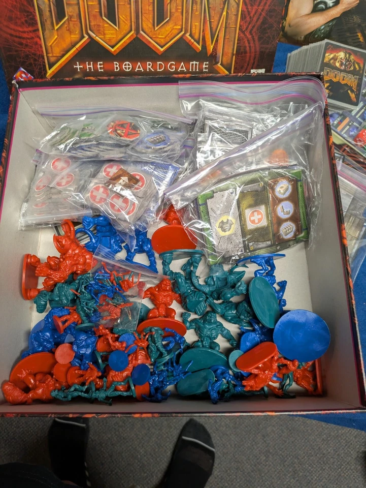 FFG DOOM El Juego de Mesa 1ª Edición COMPLETO Cartas Funda Terror Estrategia Foto 2 de 4