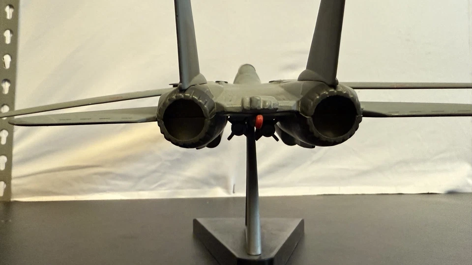 Modelo diecast detallado F-14 Tomcat escala 1:48 con soporte AIR POWER de Toy Zone Foto 3 de 4