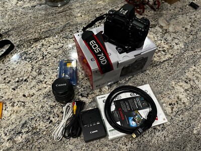 canon eos 70d Kit / Lens EF-S 18-55mm / Lowepro Bag / Battery, LOW SHUTTER COUNT