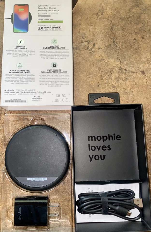 mophie 10w Qi Fast Charge Wireless Charger - Image 4 of 4