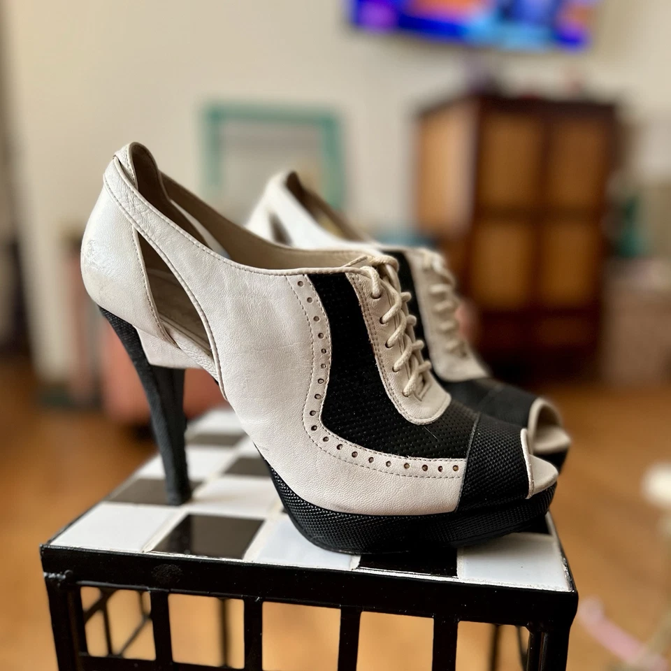 Vintage L.A.M.B. Tacones Peep Toe Foto 2 de 4