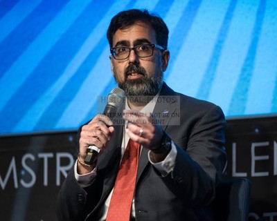 AMIT KSHATRIYA AT COFFEE AND DONUTS WITH ADMINISTRATOR ISAACMAN 8X10 PHOTO