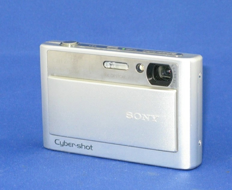Sony DSC-T20 8.1MP Digital Camera Silver w/ Battery Charger Tax Incl AS IS