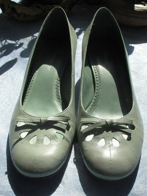 naturalizer talia