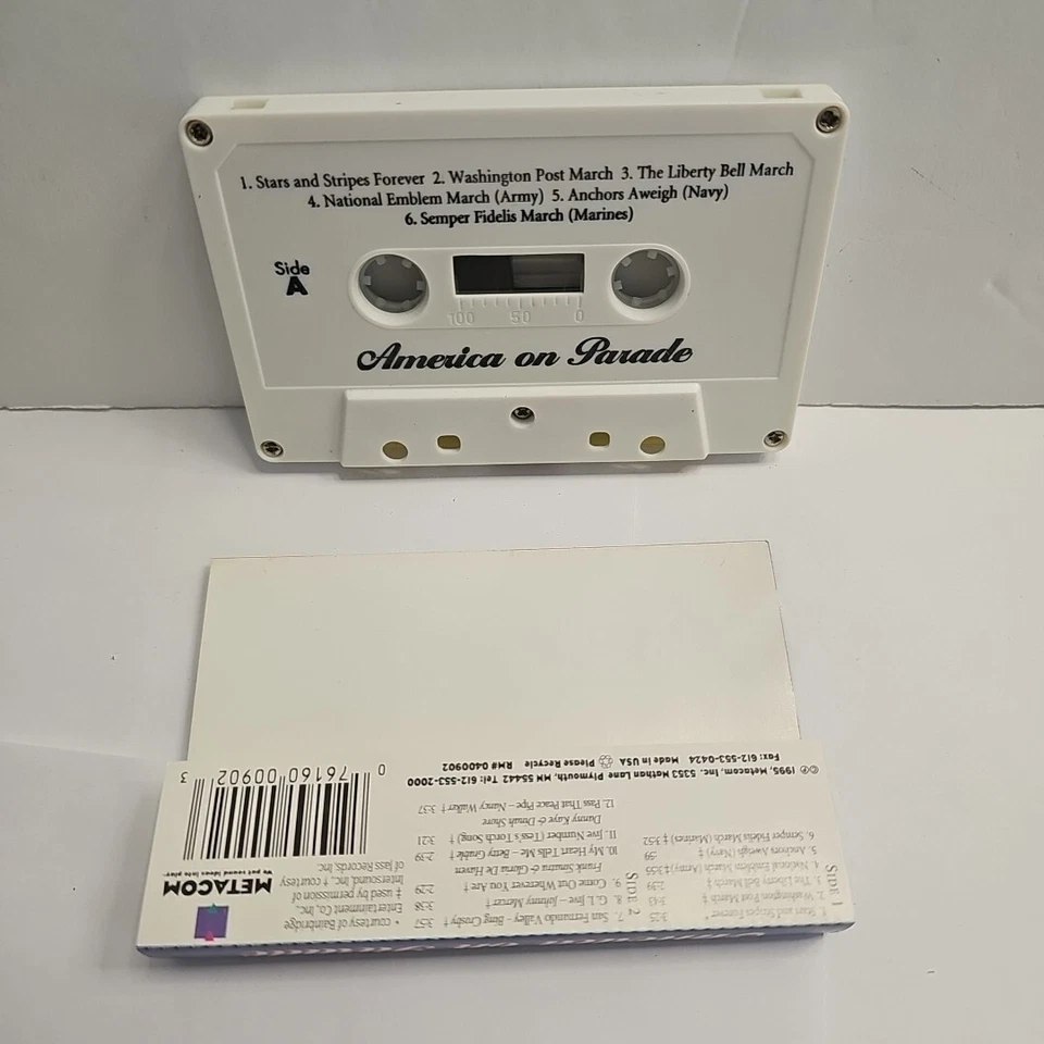 Cassette Tape America on ParadeCelebrating America and the Music of WWII Foto 3 de 4