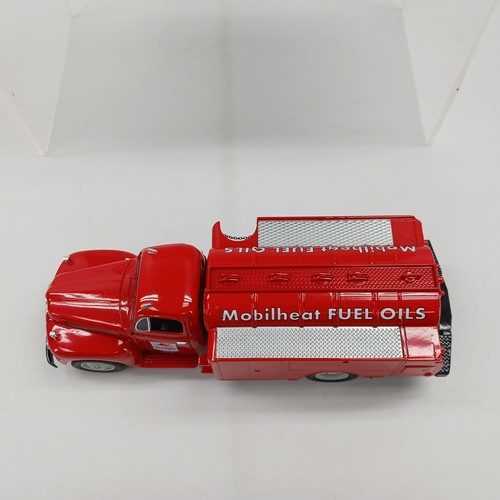 2009 First Gear 1:34 Ford Tanker Truck 1951 Mobil Gas Red 19-3789 NIB - Picture 4 of 19