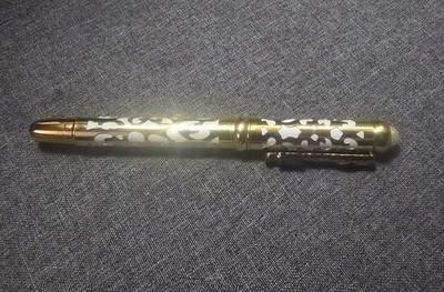 Jinhao White and Gold Filigree Overlay Fountain Pen Fine Nib
