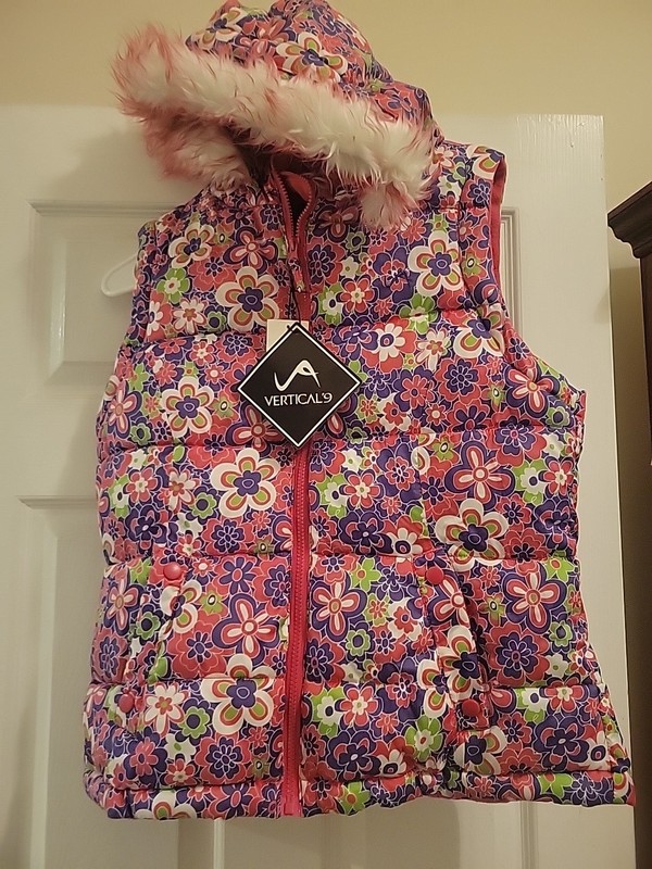 NWT Girls Puffer Hooded Vest by Vertical'9 Size XL
