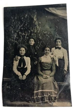 Antique Tintype Photo Group Young Victorian Women Girls Friends Smiling Fashion