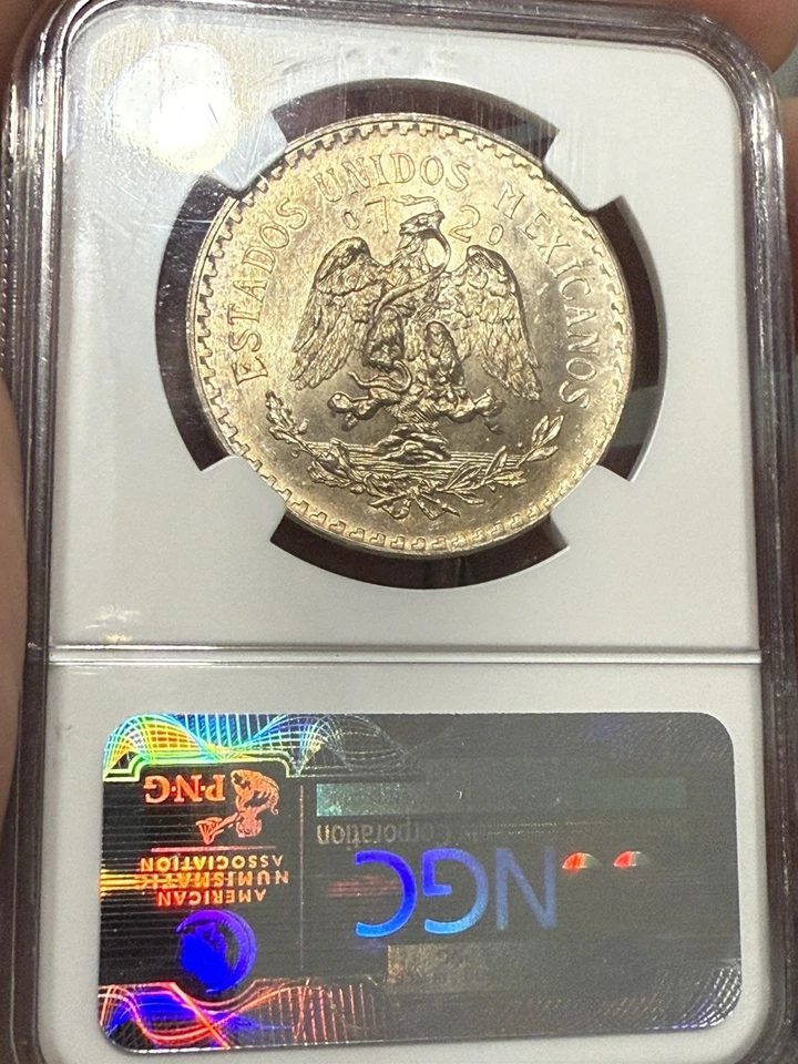 1933-M México Plata Un Peso NGC MS66 - Brillante Ámbar Tonos Dorado Foto 4 de 4