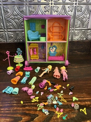 Polly Pocket Trendy Townhouse - Vintage includes dolls and Accessories