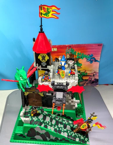 Lego 6082 * FIRE BREATHING FORTRESS Dragon Knights Castle w/Minifigs & Instr