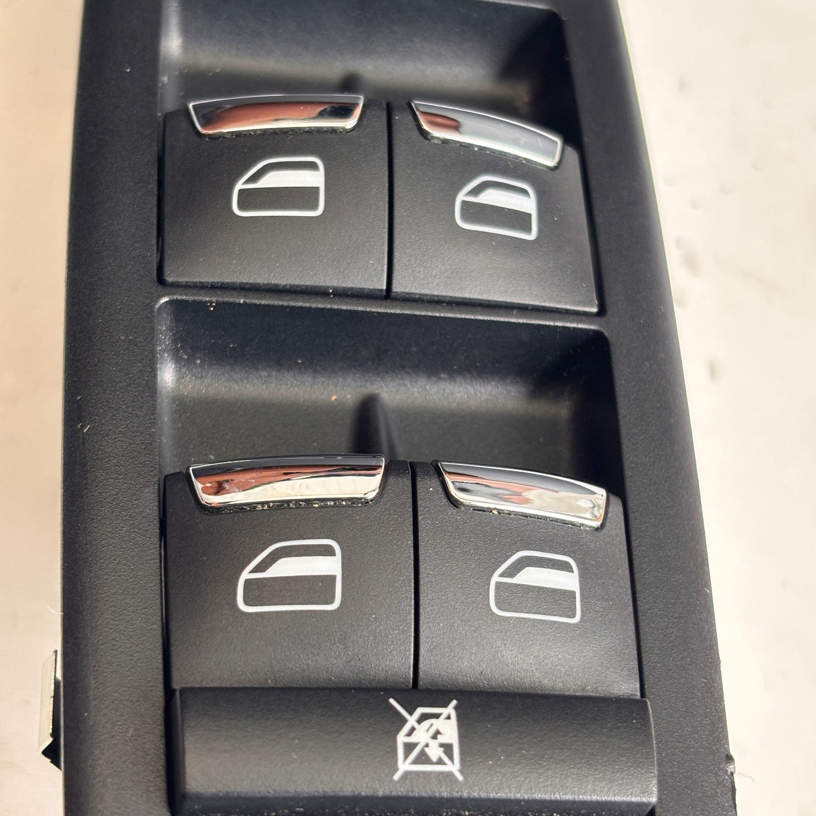 Maserati Ghibli 2014-2018 Front Left Window switch P/N 5PG12DX9AB