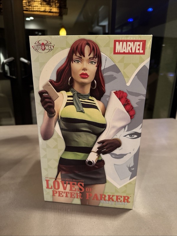 Loves Of Peter Parker Statue  By Mike Cusanelli Limited Run #267 🔥