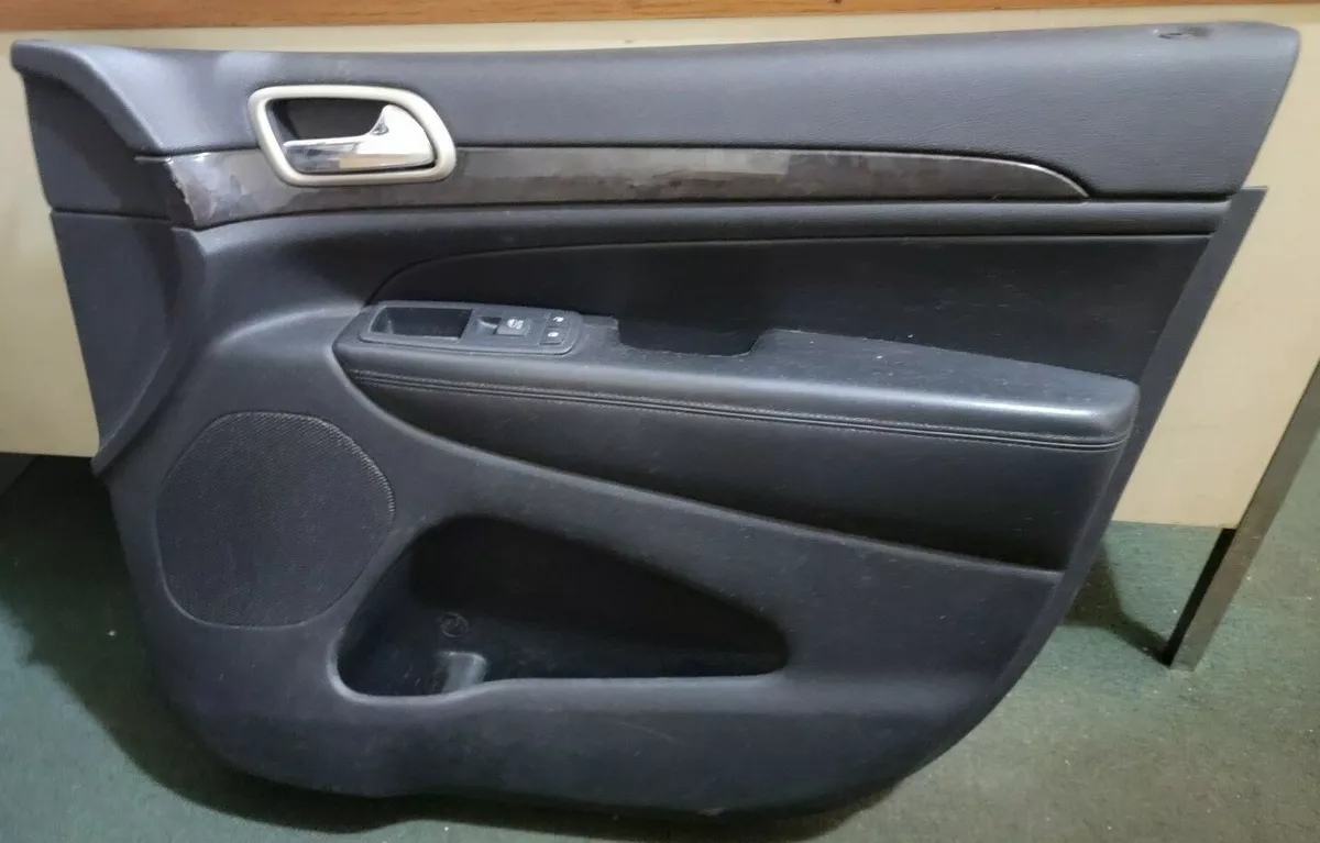 2012 JEEP GRAND CHEROKEE RIGHT FRONT DOOR TRIM PANEL