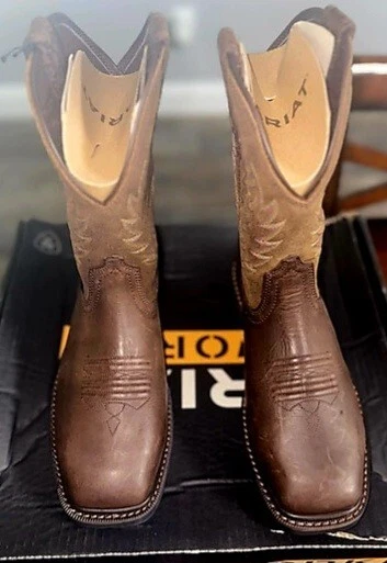 Ariat 10021108 top