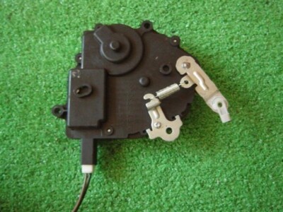 MAZDA MPV LY3P Genuine Sliding door lock release motor RH L206-72