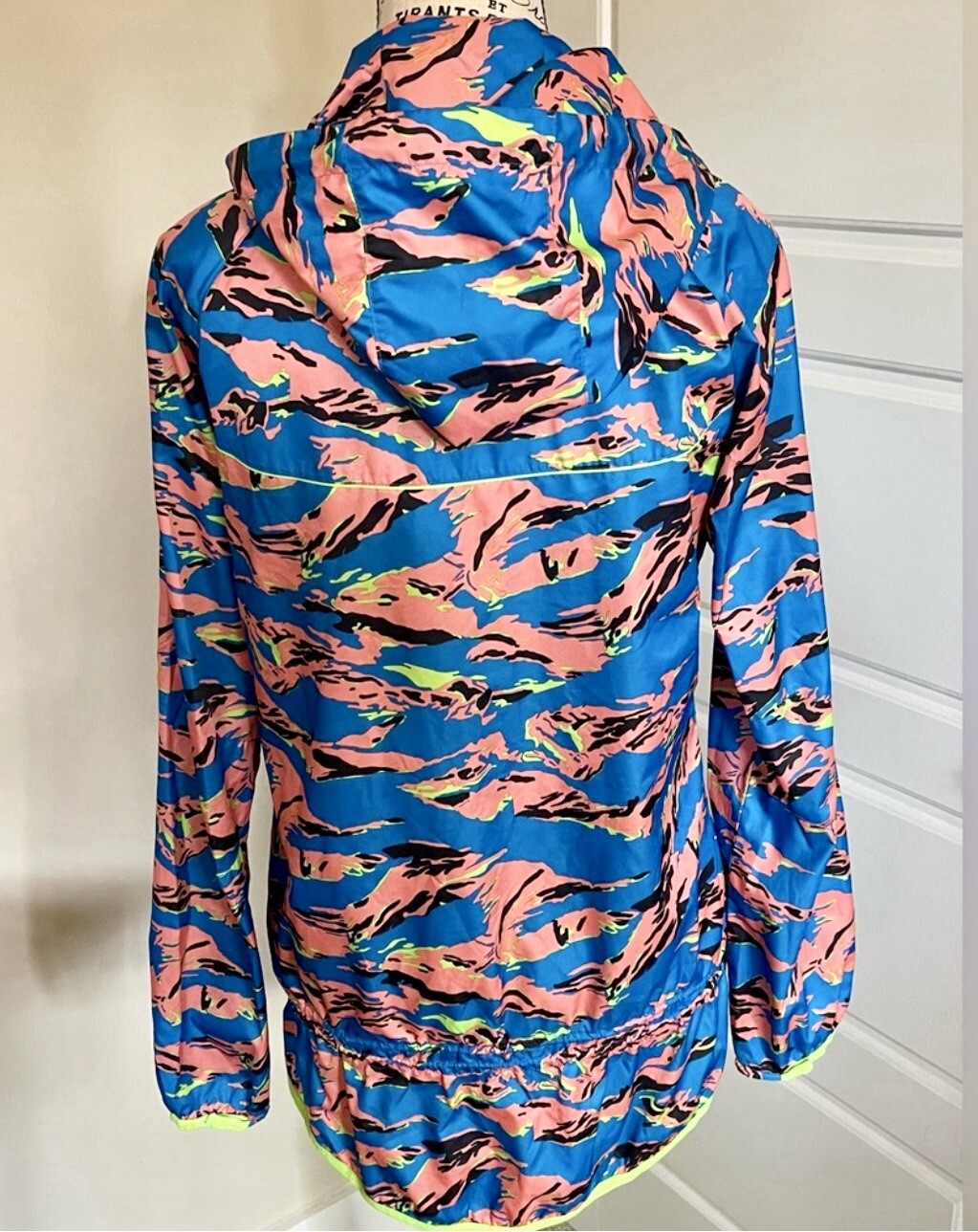 🍄 NIKE Lightweight Packable Graphic Camouflage T… - image 4