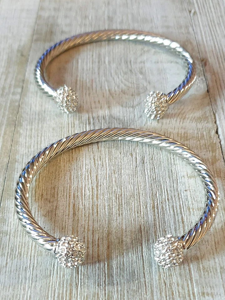 Hermoso Par de Pulseras Clásicas de 3" con Brazalete Abierto con Cable Riveria Cristal de Toque Foto 3 de 4