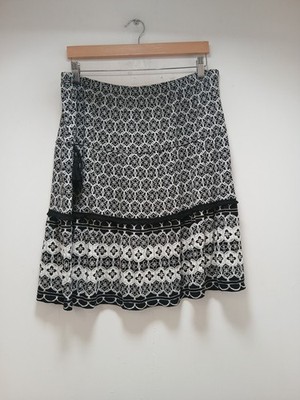 Max Studio Black Skirt Size XL Jersey With White Border Print
