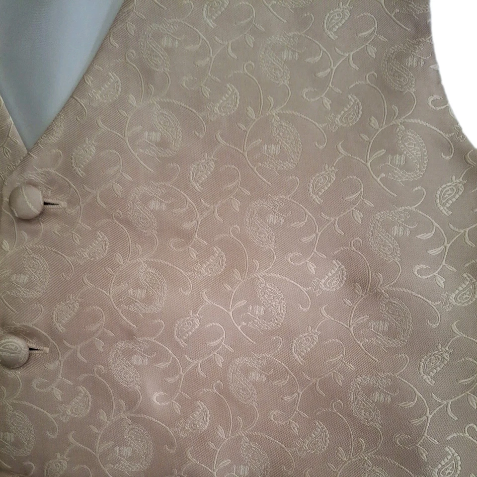 Mens West Vest  Ivory 4-Button  Size S  pit to pit 40" length 22" Paisley adjust - Image 3 of 4
