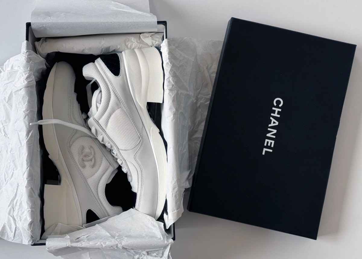 NEW 25K CHANEL MIXED FIBERS SHINY CALFSKIN LEATHER WHITE BLACK