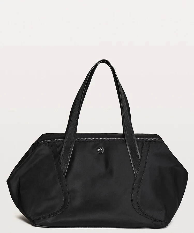 Lululemon out 2025 of range duffle