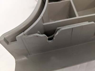 欄間 Damaged Freightliner Columbia RH Inner Gray Door Panel -P/N A18