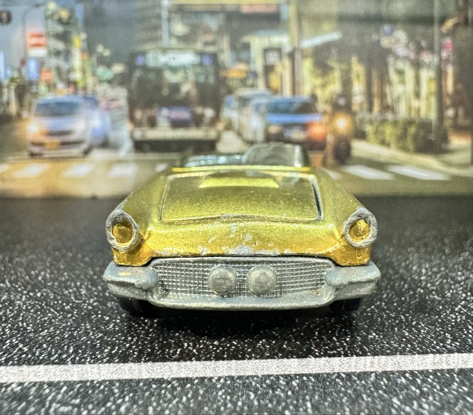 Hot Wheels Redline 1969 Classic ‘57 T-Bird Gold With Brown Interior VG Condition - Image 2 of 4