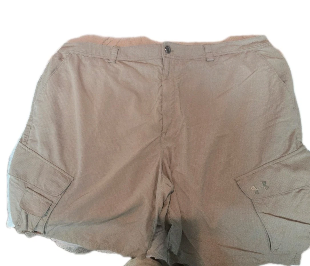 Men’s Under Armour Shorts 42 Khaki Cargo Loose UPF-50 Fishing Golf Lightweight