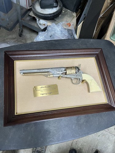 Franklin Mint General Custer's .36 Caliber Single Action Revolver Gun Replica