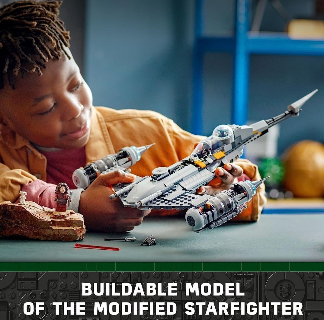 LEGO Star Wars The Mandalorian's N-1 Starfighter 75325 Building