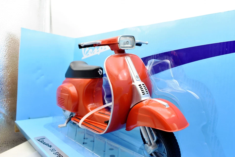 Modellini vespa 50 SPECIAL rosso scala 1:6 modellismo statico da collezione NEW - Immagine 3 di 4