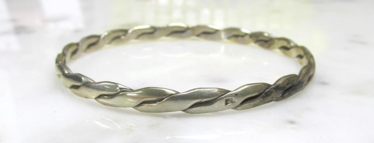 Vintage Sterling Silver Twisted Design Bangle Bracelet ~ 8
