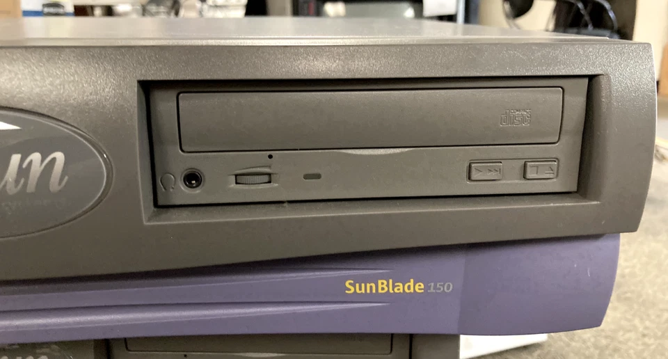 Sun Microsystems SunBlade 150 Workstation 2*512MB, 1*128MB RAM NO HDD For Parts - Image 3 of 4