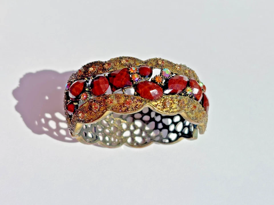 Pulseira de punho largo vintage tom bronze facetado marrom e âmbar strass boho - Imagem 4 de 4