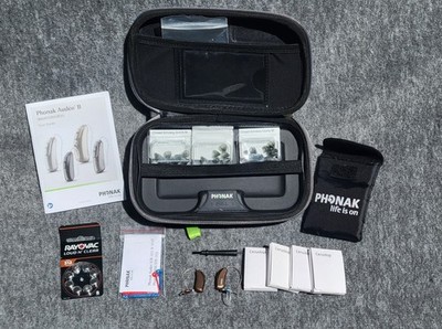Pair Of Phonak 0459 with Accessories