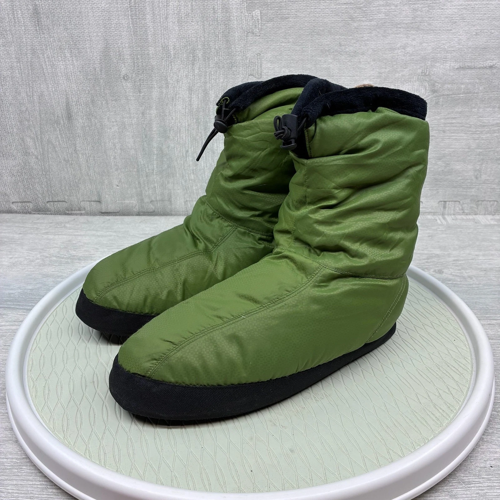 REI Cabiniste Down Booties Women's Medium Green Puffer Slipper Boots Camping