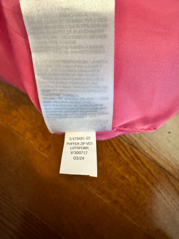 NWT - Old Navy Puffer Vest - Pink Size Medium - Style 479481 -02-1 - Image 4 of 4