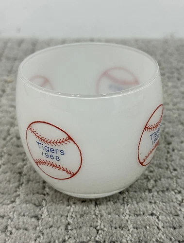 Vintage 1968 Detroit Tigers MLB Baseball Glass Tumbler Milk Glass