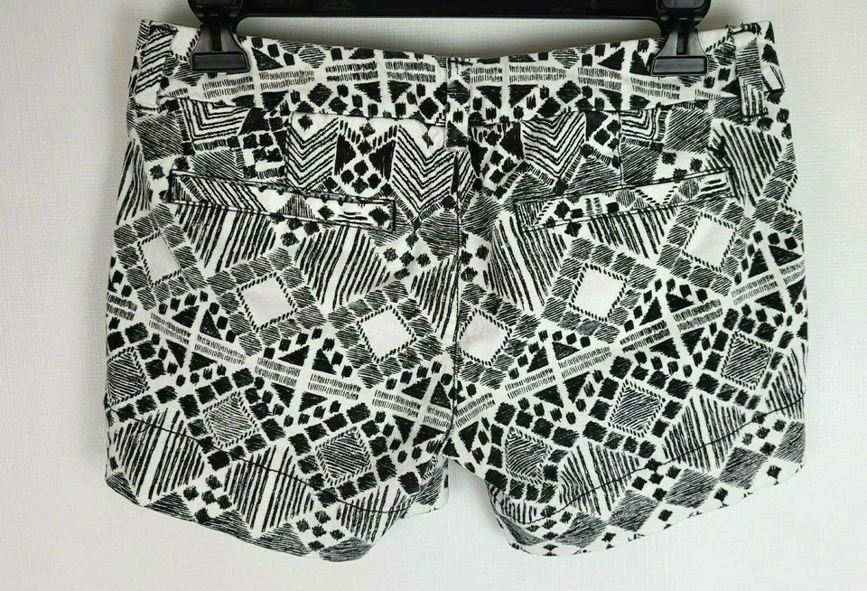 Pantalones Cortos American Eagle Elastizados Midi Para Mujer Talla 4 Negro Blanco Patrón Geométrico Foto 2 de 4