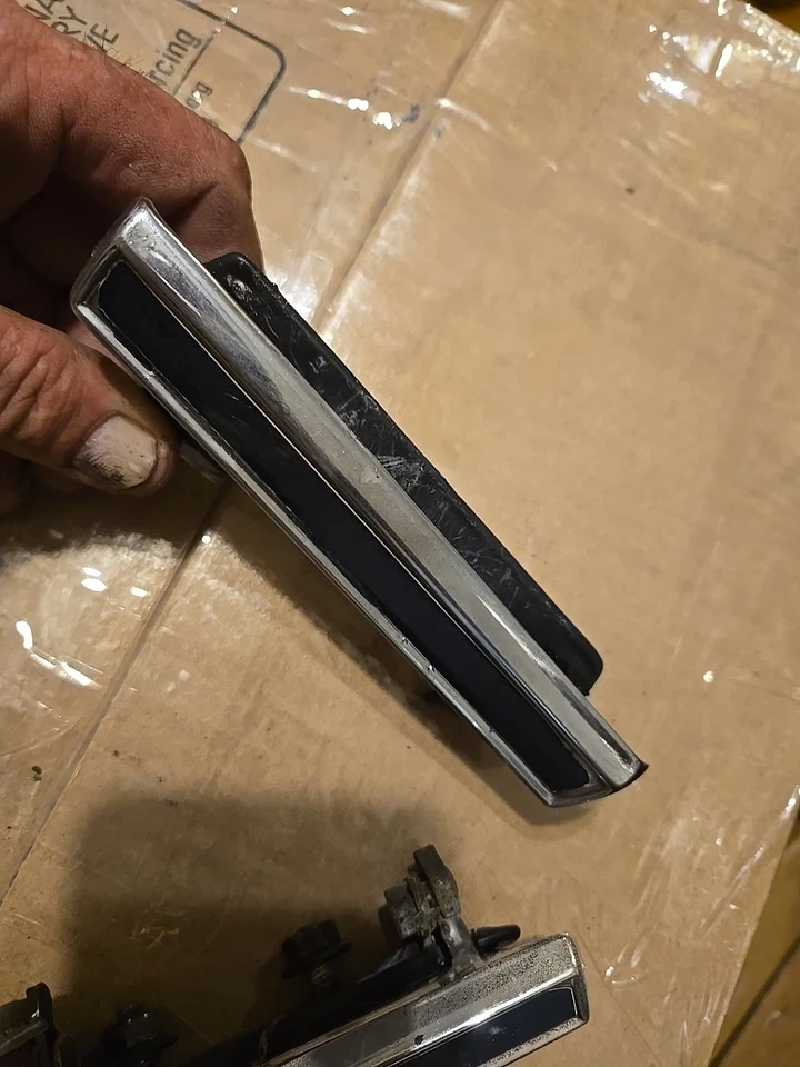 Olds Cutlass Supreme Salon Calais 442 1981-88 diestro+derecho manijas de puerta exteriores carrocería G Foto 3 de 4