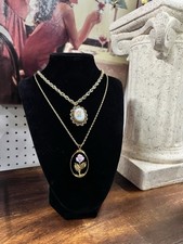 Vintage gold tone oval yellow rose flower pendant necklace