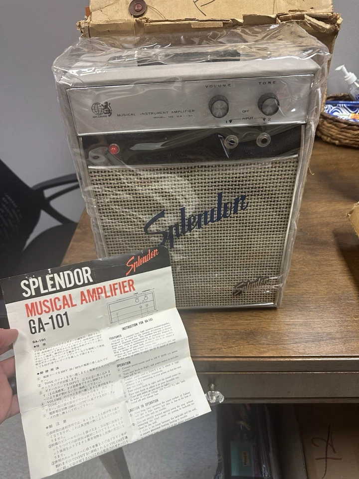 Splendor SG-609 1965 w/Amp in Original Boxes - Image 2 of 3