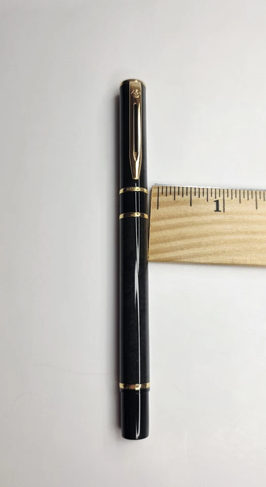 Pluma Estilográfica Waterman Laureat - Mármol Verde Oscuro con Plumín Medio Chapado en Oro + Borde Foto 3 de 4