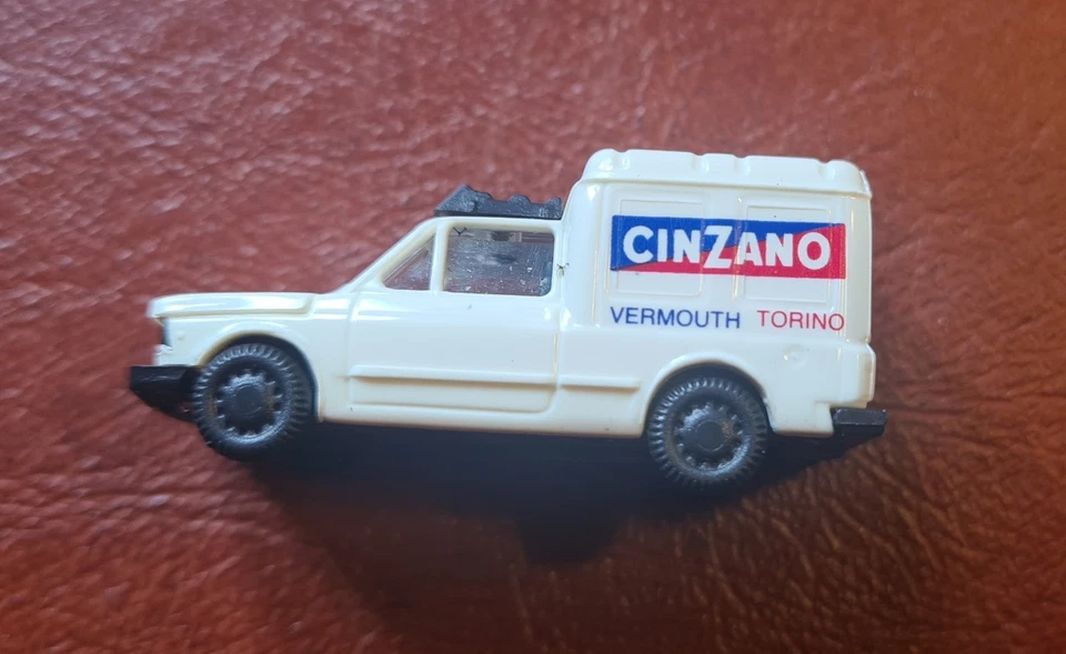 Modellino revell praline fiat fiorino cinzano vermouth torino 1:87 h0 Raro! - Immagine 3 di 4