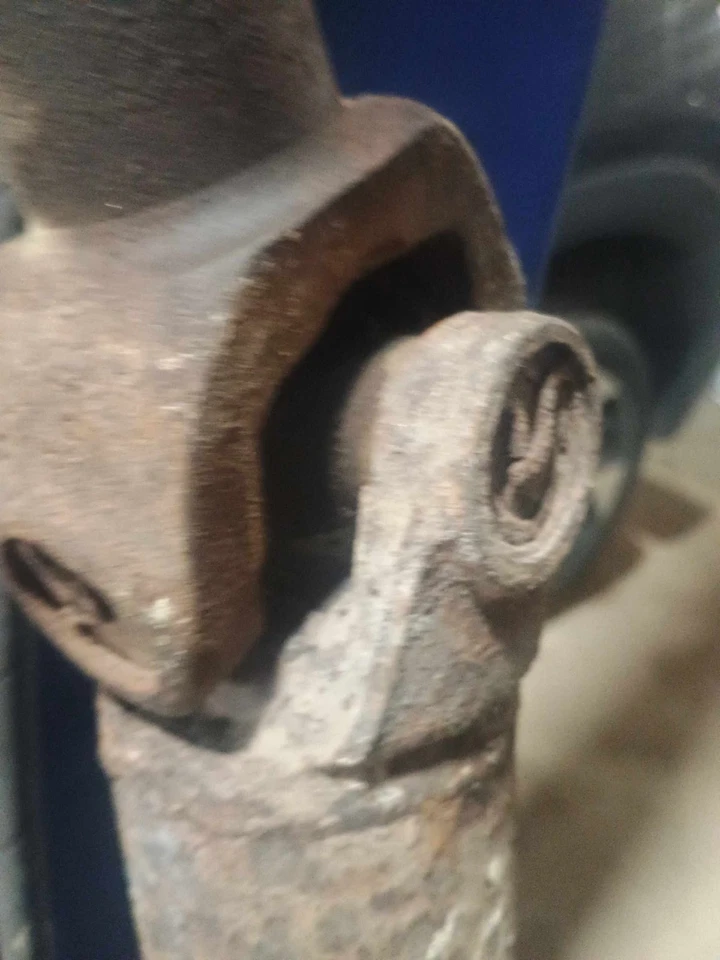 Задний приводной вал 1997-2002 FORD Expedition 5,4 л 4X4 оригинальный - Изображение 3 из 4