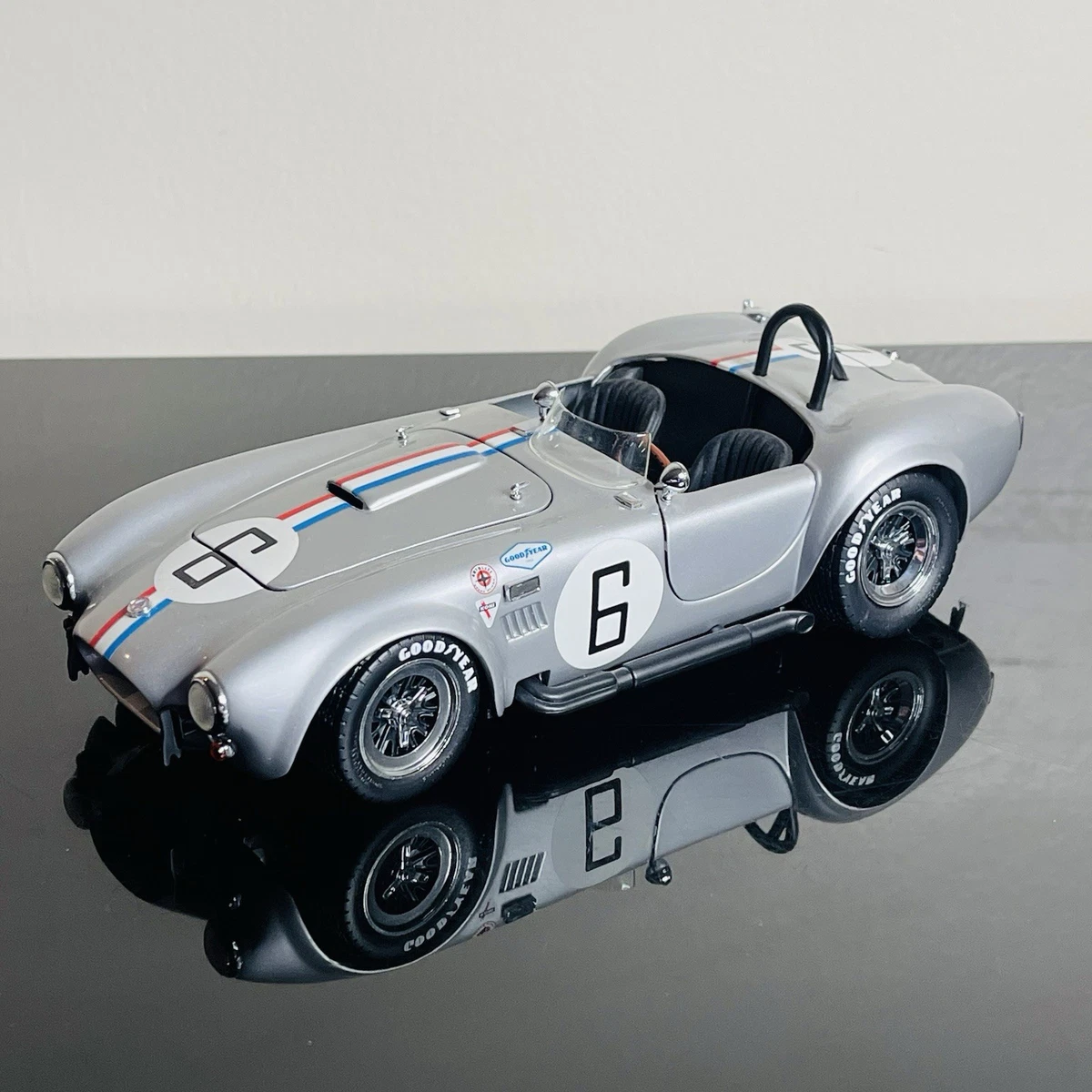 Miniature Kyosho 1/18 - Shelby Cobra 427 #6 - Silver (DC9824K) - Occasion